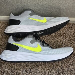 Nike Men's Revolution 6 Running Shoes